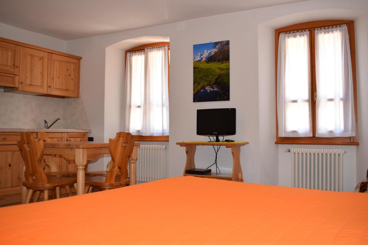 Italo-Svizzero Hotel Chiavenna Buitenkant foto