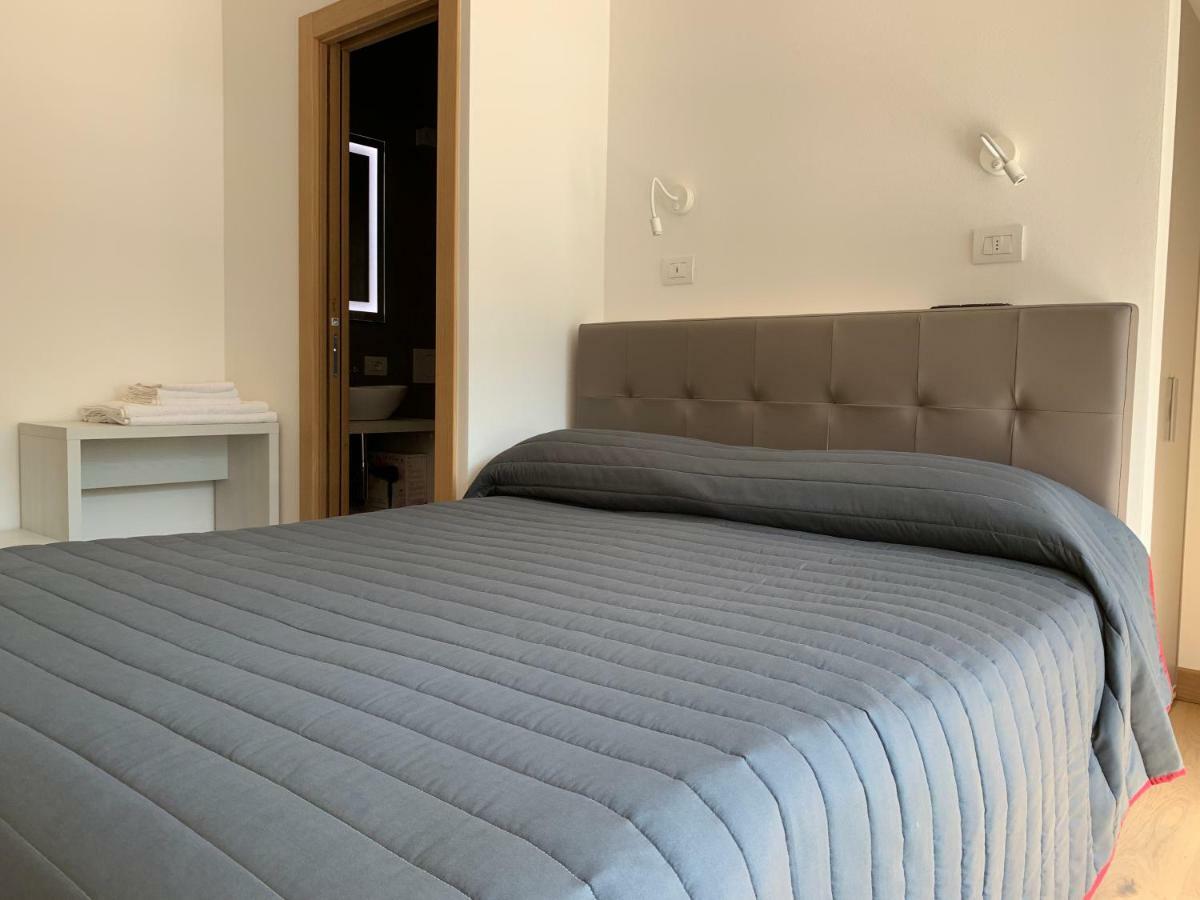 Italo-Svizzero Hotel Chiavenna Buitenkant foto